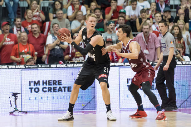 他在球场上 他在球场上