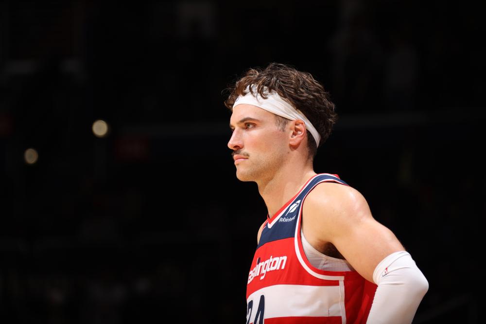 随着老特拉 随着老特拉