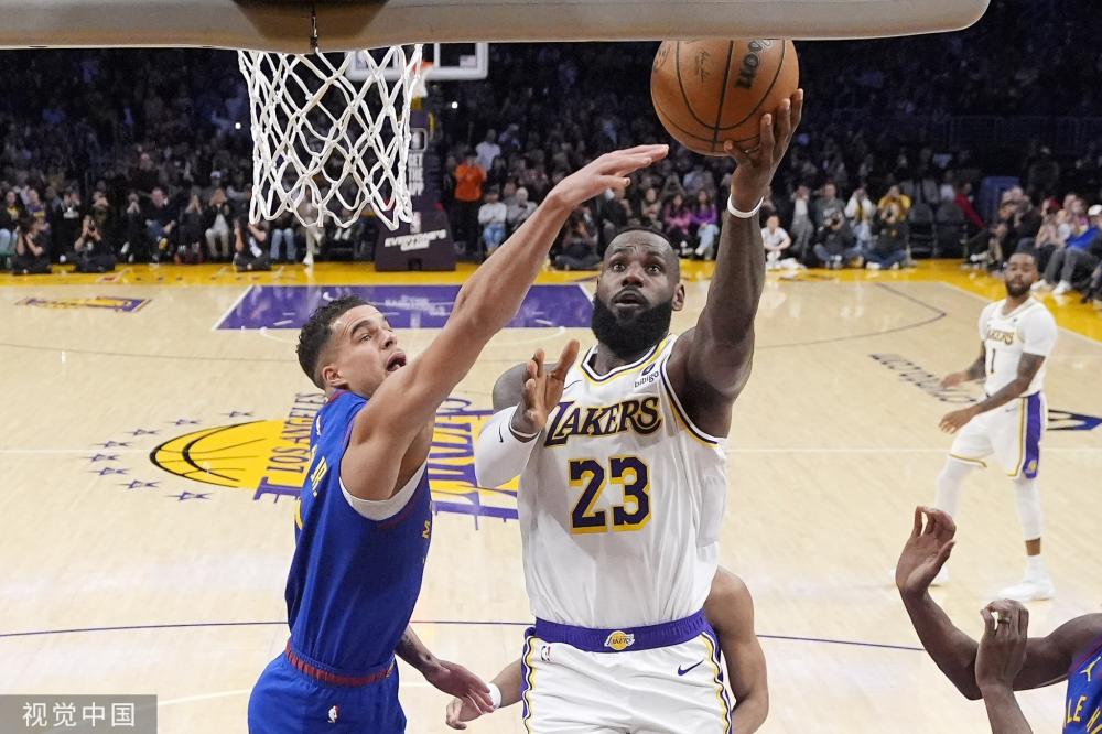 滑雪登山发 滑雪登山发