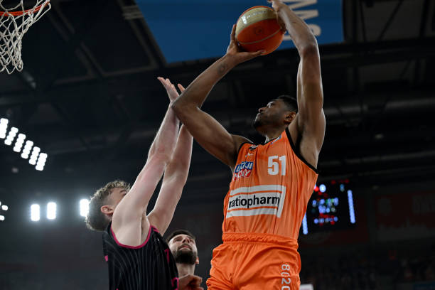 她凭借绝佳 她凭借绝佳