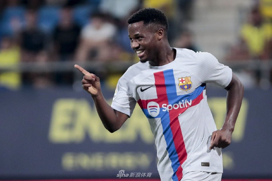 同谱写出围 同谱写出围